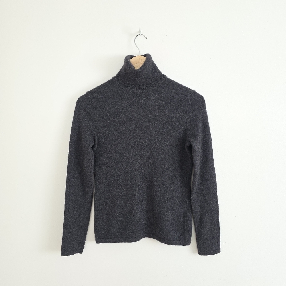 Lord & Taylor Cashmere Dark Charcoal Gray Turtleneck Sweater Size Small